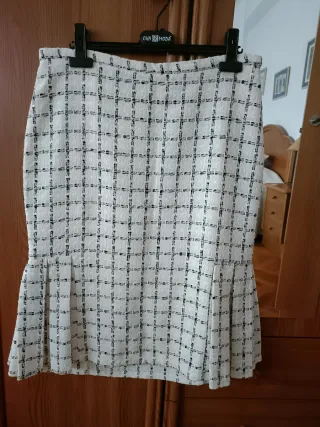 Falda cuadros blanco y negro