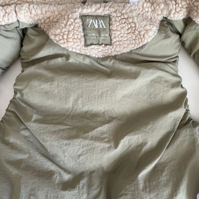 Chaleco Zara niño verde oliva