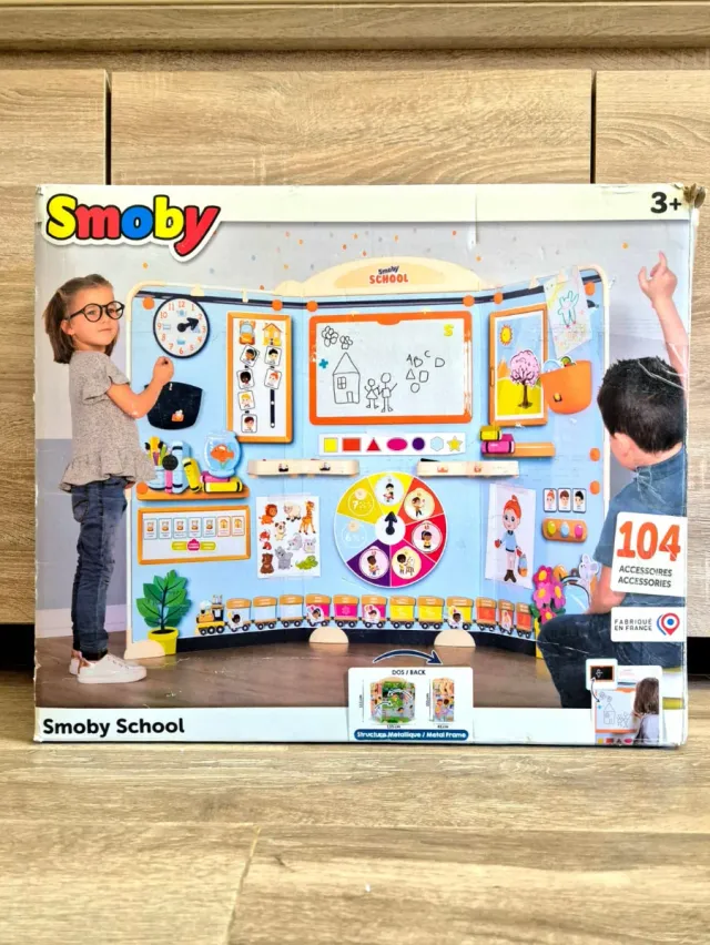 Escuela Plegable Smoby con 104 Accesorios