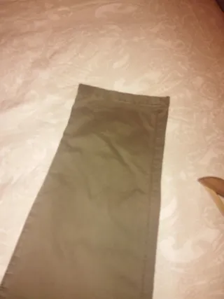 Pantalón cargo Mango verde