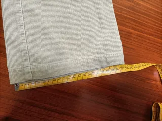 Pantalón pana Trucco Talla 42. Medidas en fotos.