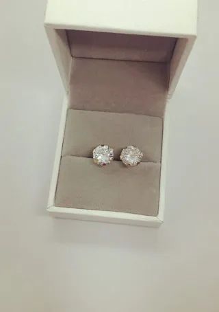 Pendientes de Oro 18k y Zirconio natural