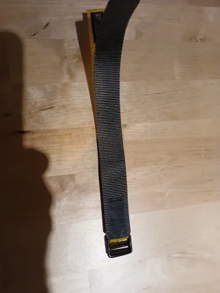 Correa de reloj gris y amarilla marca Oregón de 20