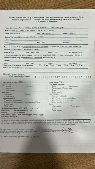 Barca Zodiac hinchable con papeles