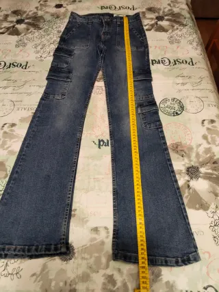 Pantalón vaquero niña flare cargo