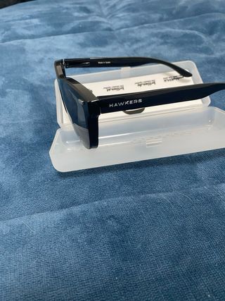 Gafas de sol negras practicamente nuevas sin uso