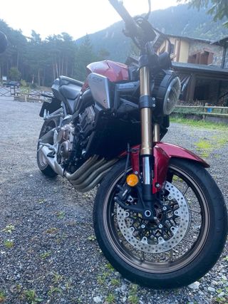 Honda CB650R Roja