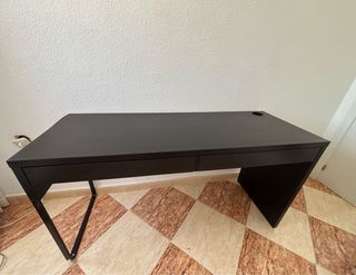 Escritorio Ikea Negro con 2 Cajones