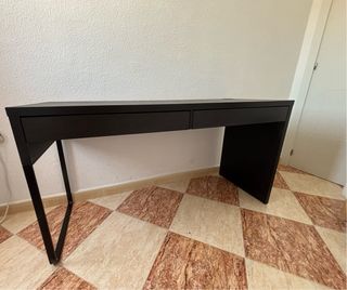 Escritorio Ikea Negro con 2 Cajones