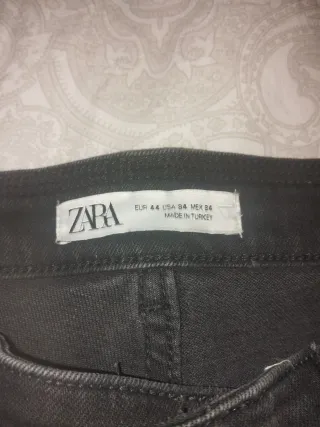 Pantalones Zara negros rotos