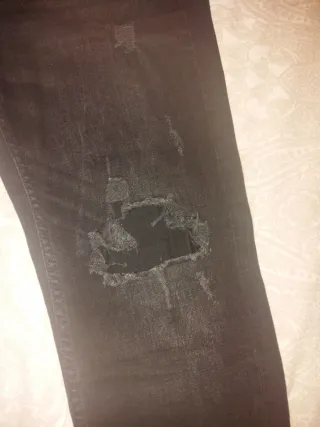 Pantalones Zara negros rotos