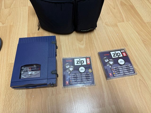 Lector Iomega Zip 100 y 2 discos