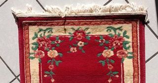 Tappeto rosso con fiori 120x62