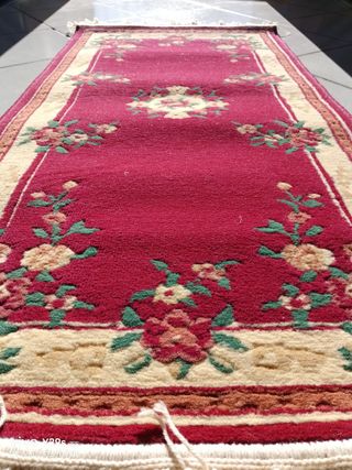 Tappeto rosso con fiori 120x62
