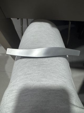 Tirador de mueble curvo