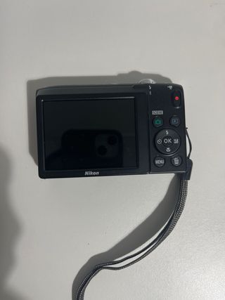 Cámara Nikon Coolpix Negra 20.1 MP