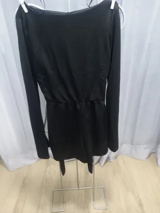 Mono corto negro manga larga