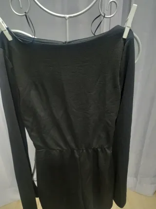 Mono corto negro manga larga