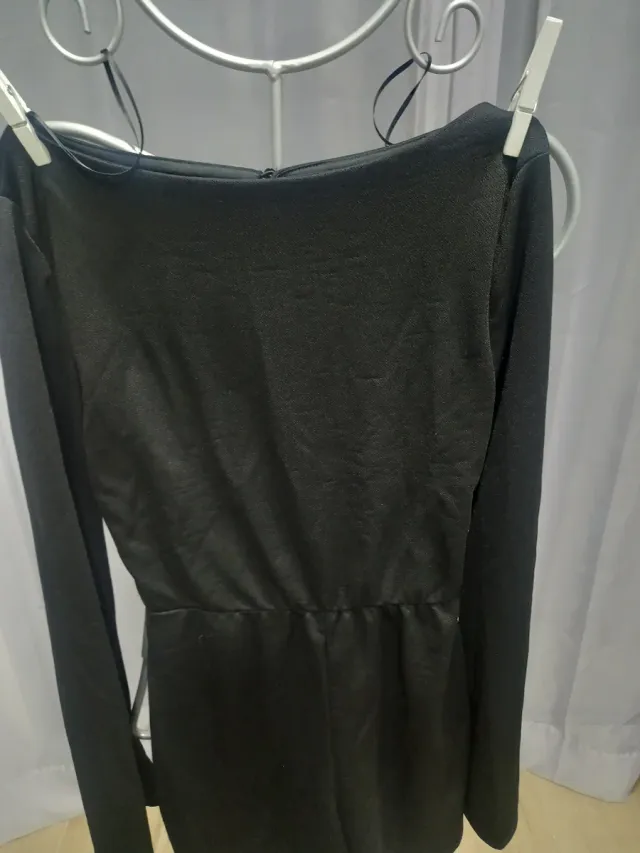 Mono corto negro manga larga