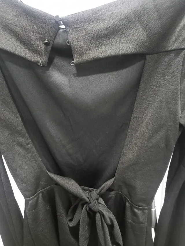 Mono corto negro manga larga