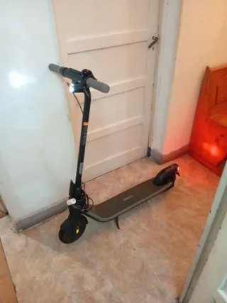 Patinete eléctrico con todo