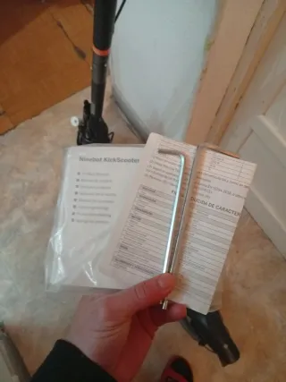 Patinete eléctrico con todo