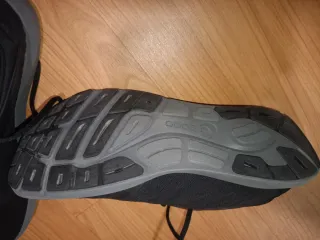 Zapatillas Topo Athletic Negras y Grises