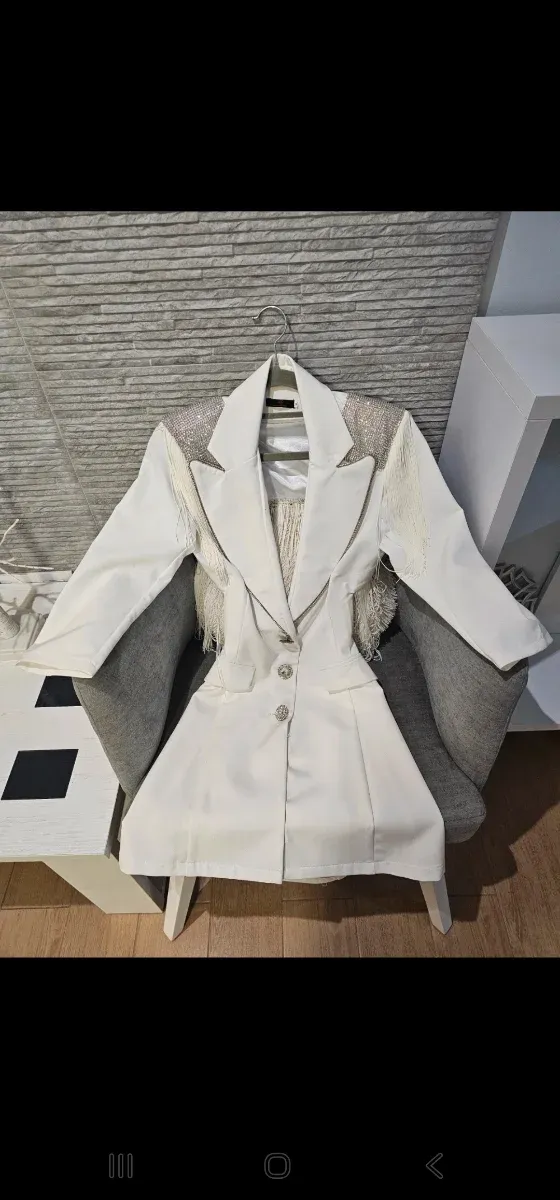 Vestido blanco con flecos y circonitas xxs