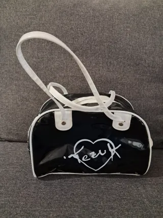 Borsa Tezuk nera con cuore bianco