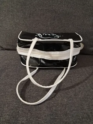 Borsa Tezuk nera con cuore bianco