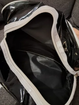 Borsa Tezuk nera con cuore bianco