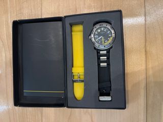 Reloj Ungaro Negro y Amarillo