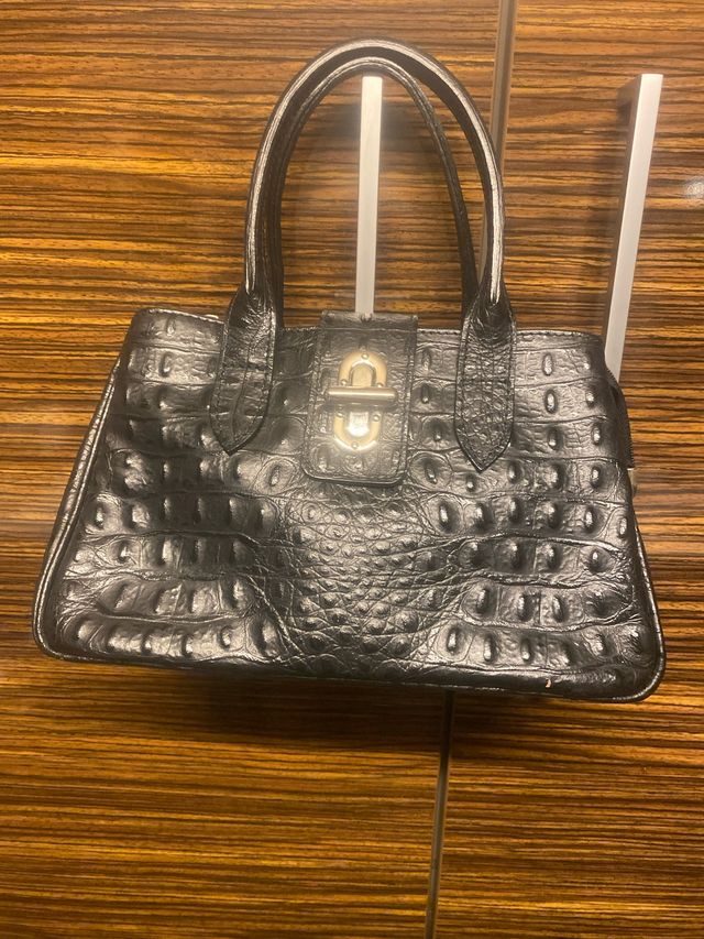 Bolso italiano piel negro cocodrilo