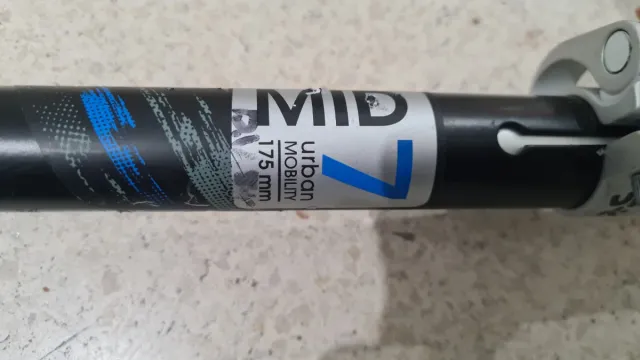 Patinete Oxelo azul Mid 7.