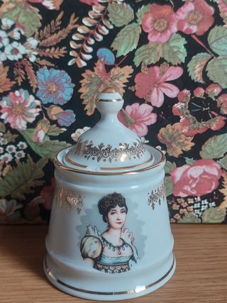 Zuccheriera vintage con decoro donna