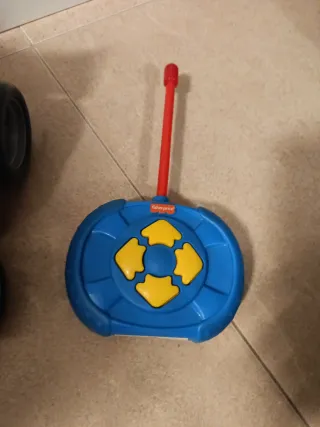 Coche teledirigido Fischer Price