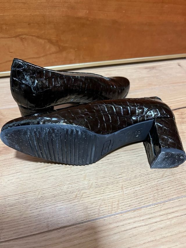 Zapatos de salón D'chicas negros