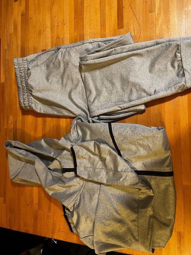 Conjunto deportivo Nike Tech Gris