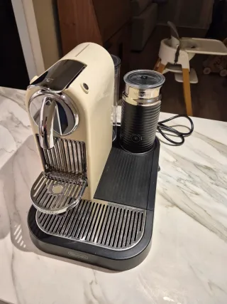 Cafetera Nespresso DeLonghi EN 265