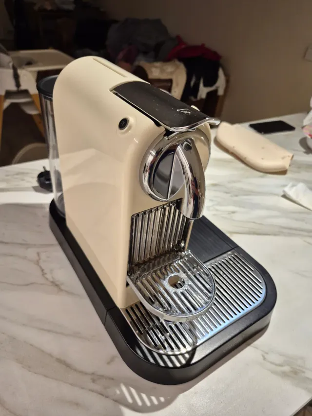 Cafetera Nespresso DeLonghi EN 265