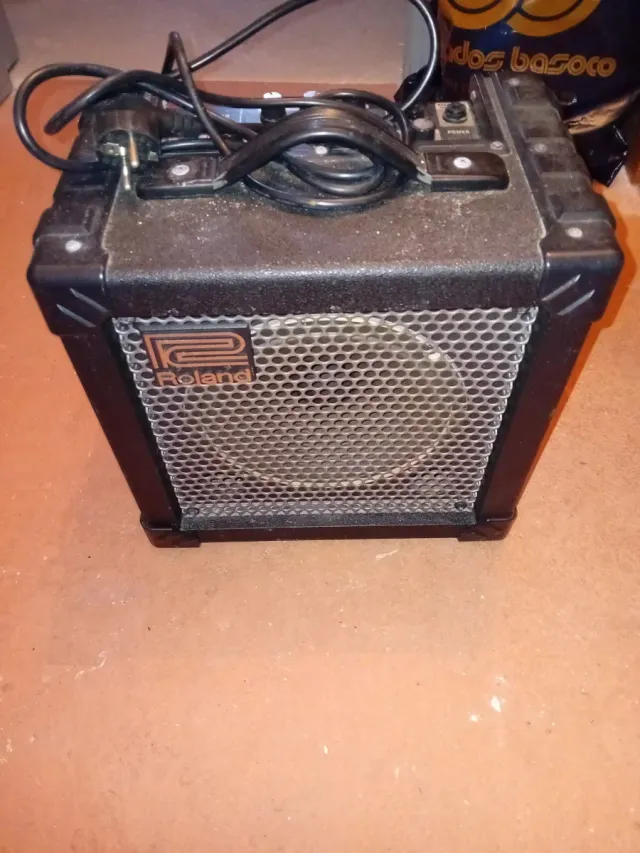 Roland Cube 15 Amplificador Guitarra