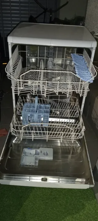 Lavavajillas Indesit DFG 262