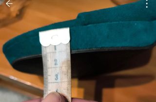 Sandalias de tacón verde y dorado