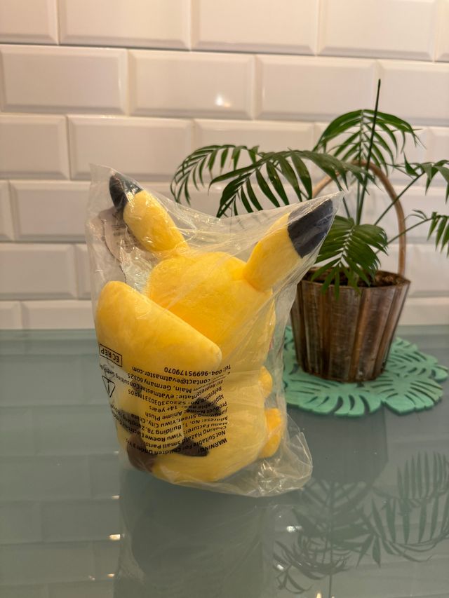 Peluche Pokémon - Pikachu 24cm