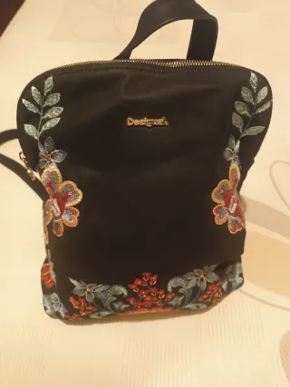 Bolso Mochila Desigual Negro Bordado Flores