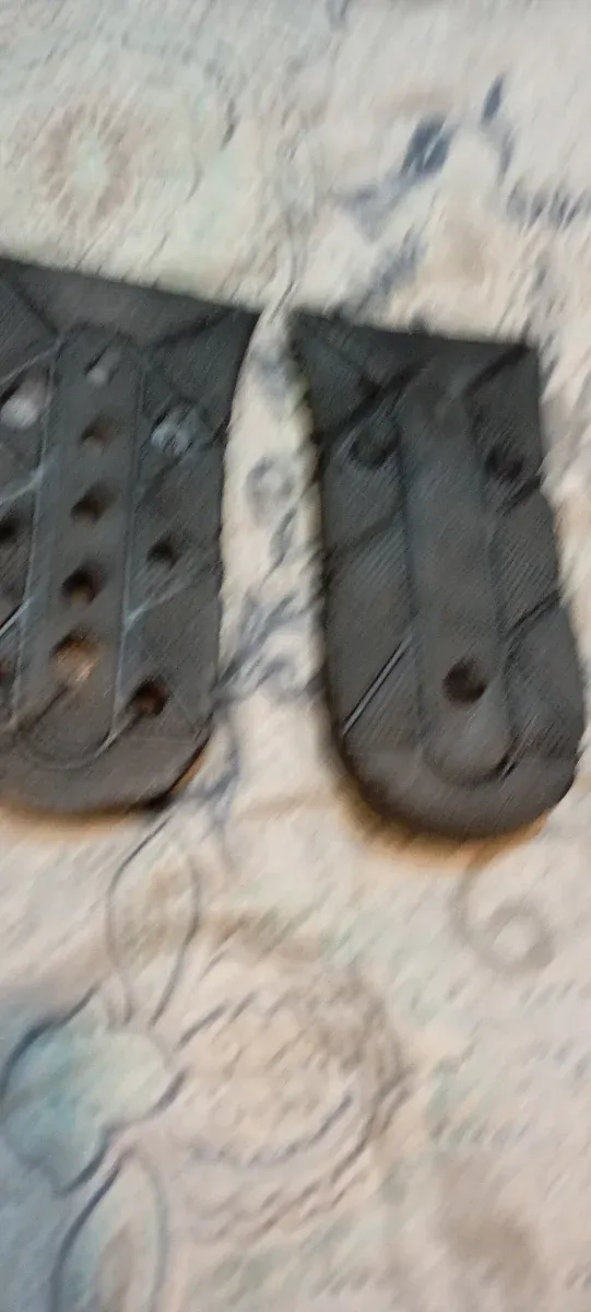 Plantillas y calzas negras