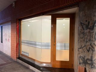 Escaparate cristal seguridad + puerta