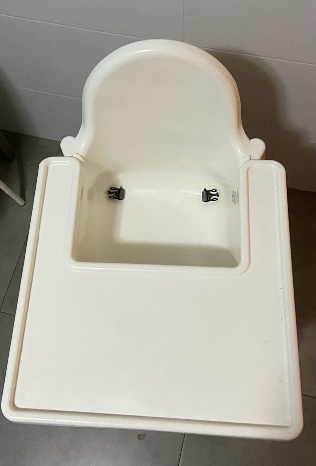 Trona bebé en perfecto estado