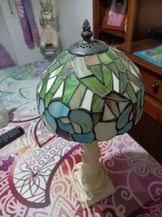 Lámpara de cristal y pie de mármol