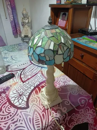 Lámpara de cristal y pie de mármol